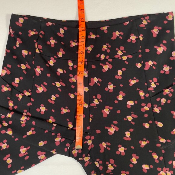 CAbi Lean Leggings Printed Flower Burst on Black Size M Style 4142 - Picture 10 of 16